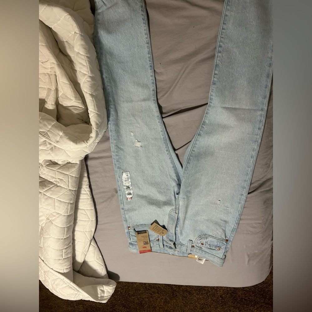 BRAND NEW 501 levis